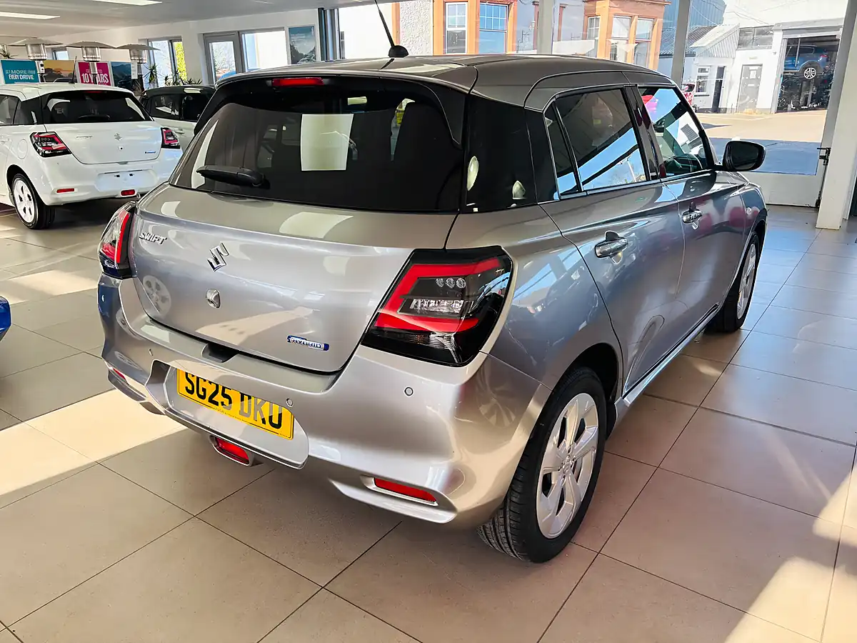 Used 2025 Suzuki Swift Motion Silver - Interior and Exterior details 9