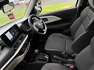 Used 2025 Suzuki Swift Motion White - Interior and Exterior details 14