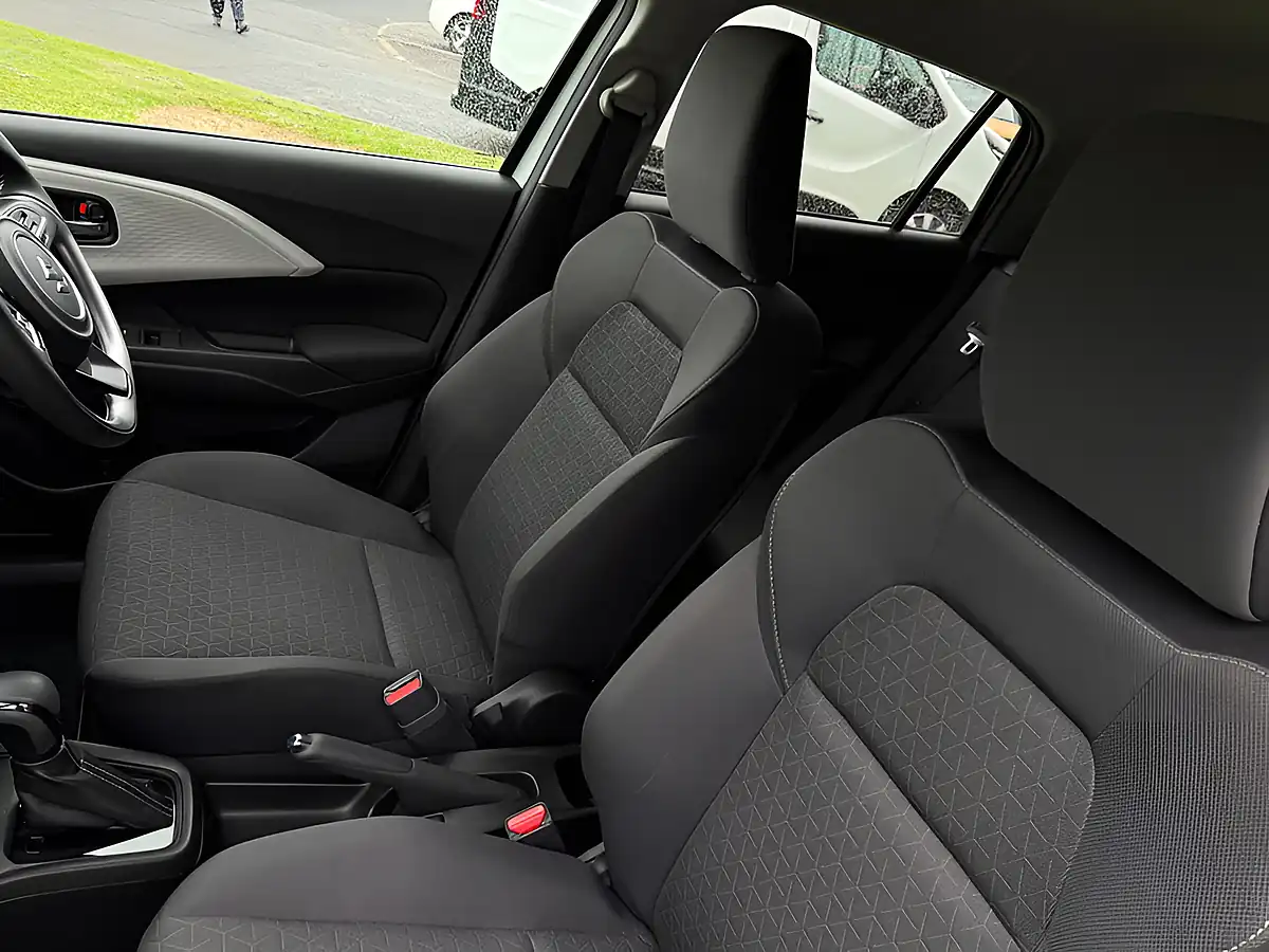 Used 2025 Suzuki Swift Motion White - Interior and Exterior details 15