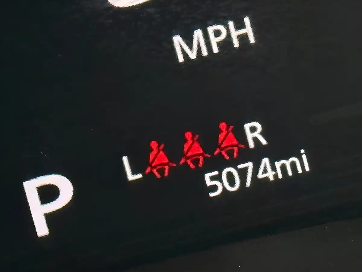 Used 2025 Suzuki Swift Motion White - Interior and Exterior details 19