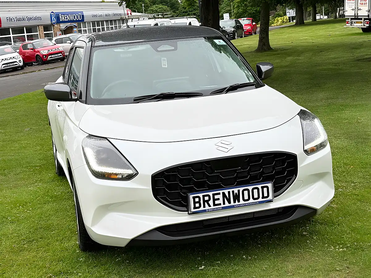 Used 2025 Suzuki Swift Motion White - Interior and Exterior details 2