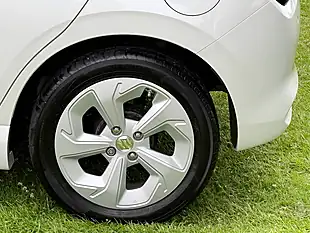 Used 2025 Suzuki Swift Motion White - Interior and Exterior details 9