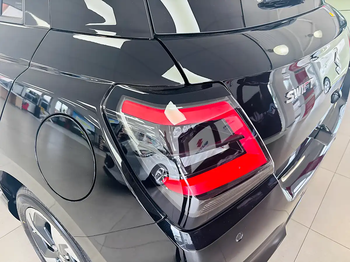 Used 2025 Suzuki Swift Ultra Black - Interior and Exterior details 18