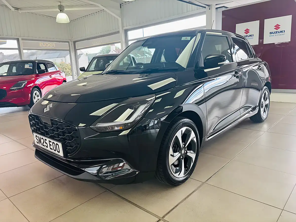 Used 2025 Suzuki Swift Ultra Black - Interior and Exterior details 3