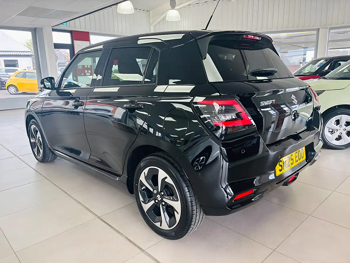 Used 2025 Suzuki Swift Ultra Black - Interior and Exterior details 5