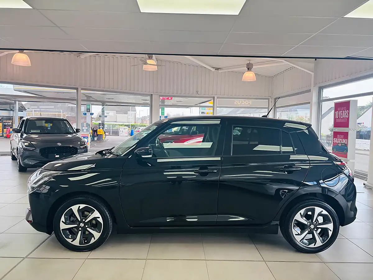 Used 2025 Suzuki Swift Ultra Black - Interior and Exterior details 6