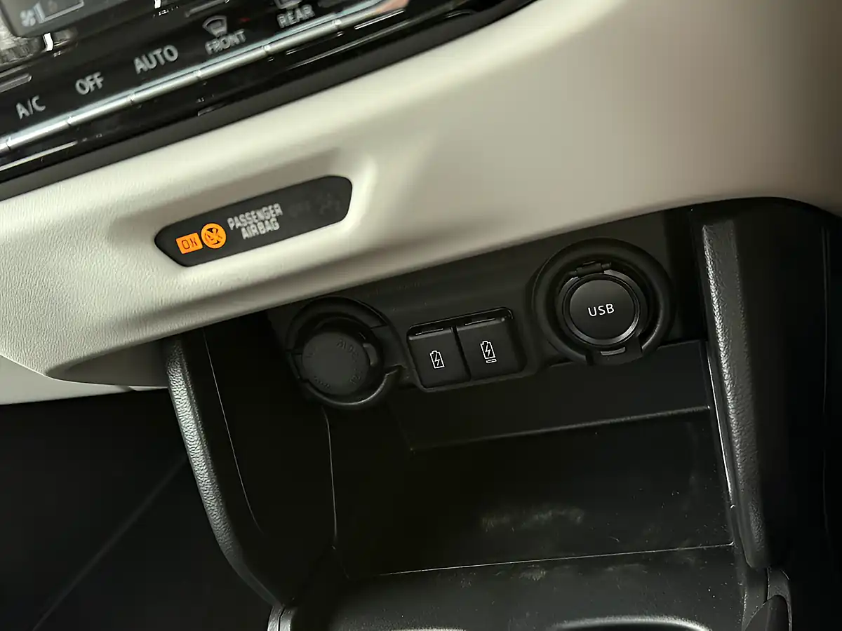 Used 2025 Suzuki Swift Ultra Red - Interior and Exterior details 19
