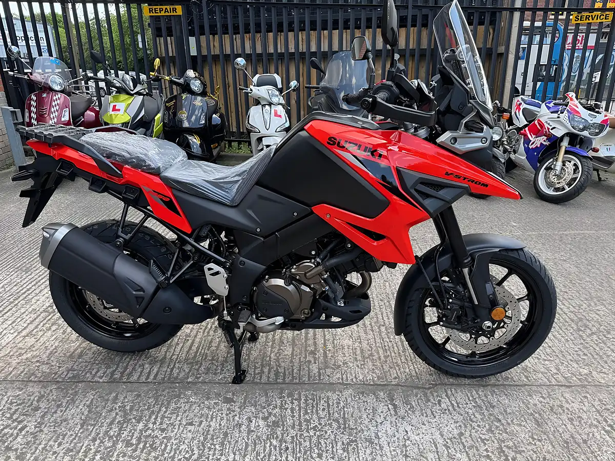 Used 2025 Suzuki V-Strom 1050 - Interior and Exterior details 2