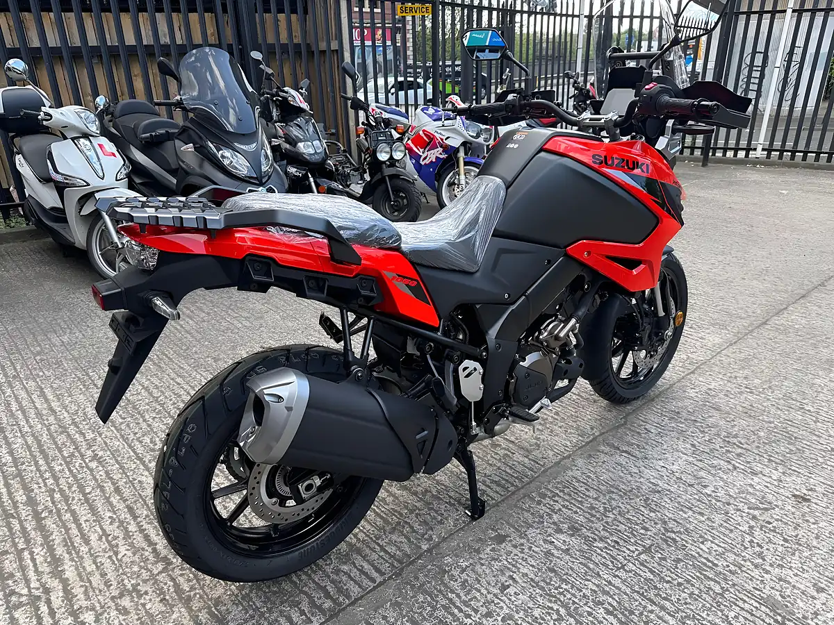 Used 2025 Suzuki V-Strom 1050 - Interior and Exterior details 3