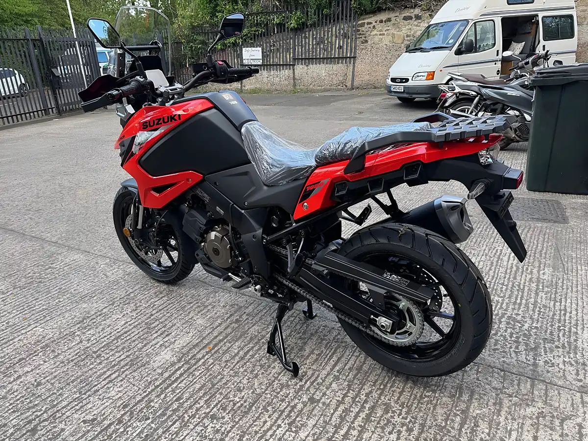 Used 2025 Suzuki V-Strom 1050 - Interior and Exterior details 4