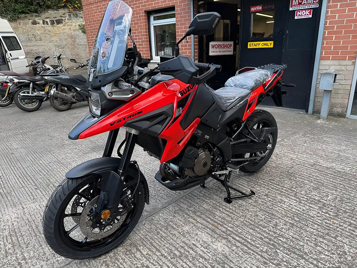Used 2025 Suzuki V-Strom 1050 - Interior and Exterior details 6