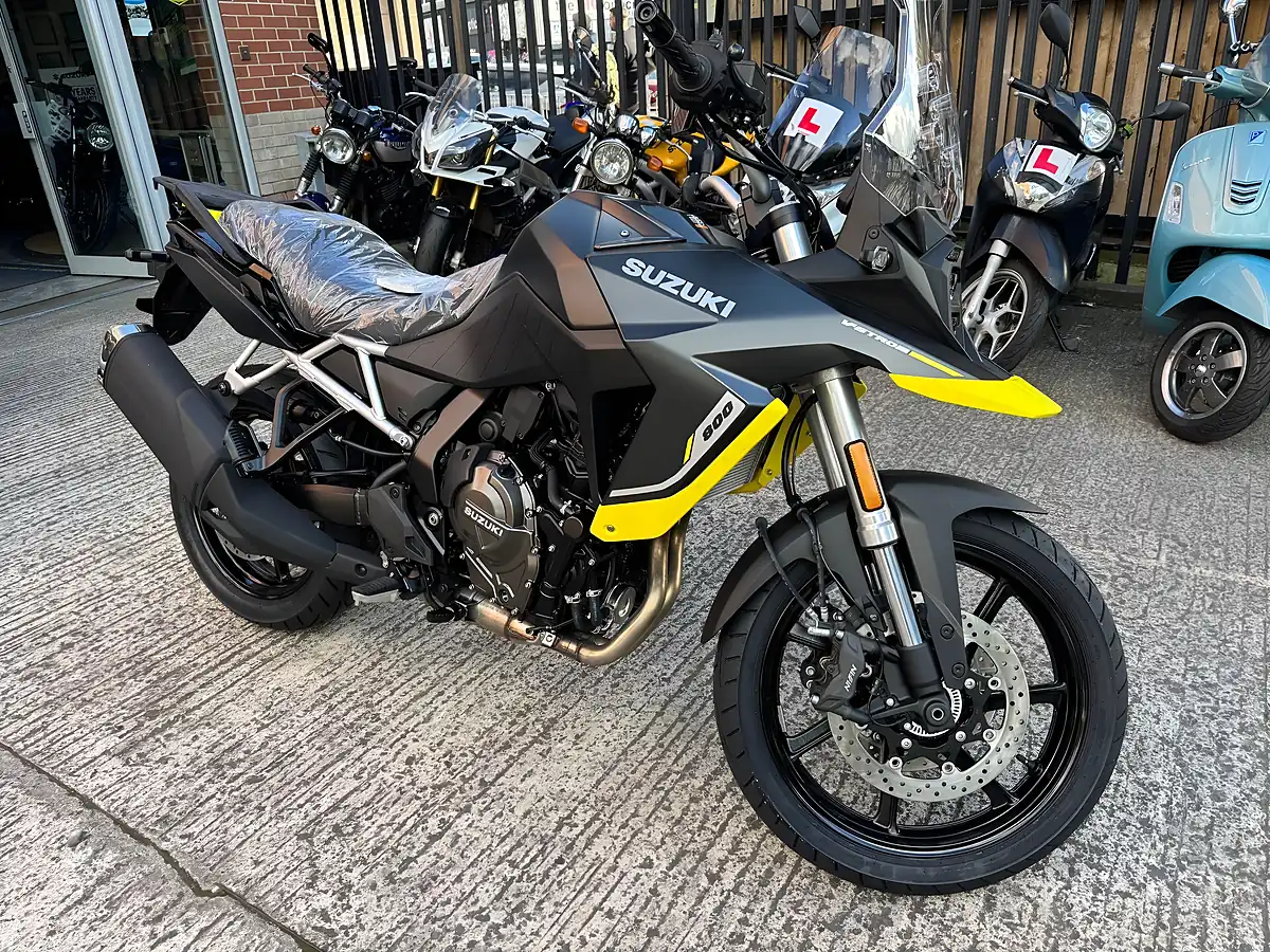 Used 2025 Suzuki V-Strom 800 Re - Front View