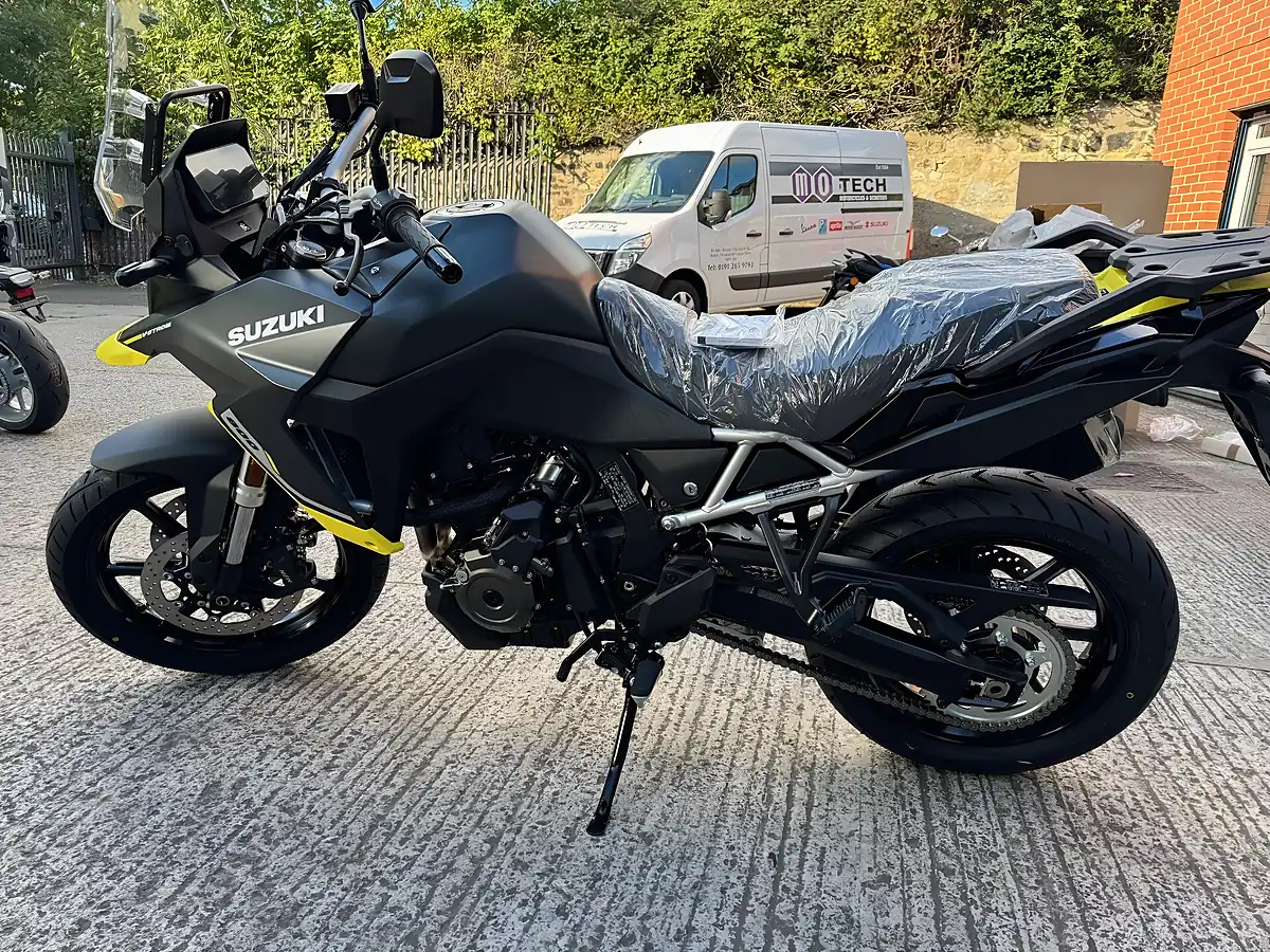 Used 2025 Suzuki V-Strom 800 Re - Interior and Exterior details 5