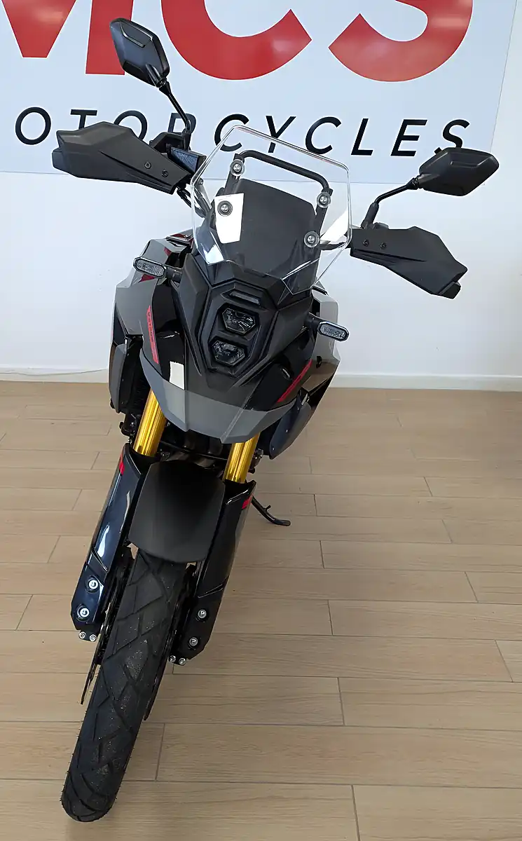 Used 2025 Suzuki V-Strom 800DE Adventure Black - Interior and Exterior details 12
