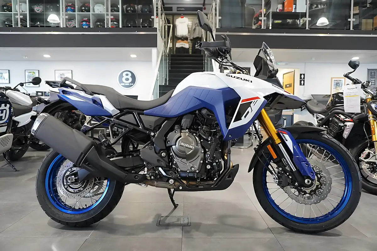 Used 2025 Suzuki V-Strom 800DE Pearl Tech White - Front View