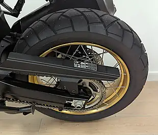 Used 2025 Suzuki V-Strom Yellow - Interior and Exterior details 13