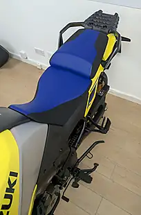 Used 2025 Suzuki V-Strom Yellow - Interior and Exterior details 16
