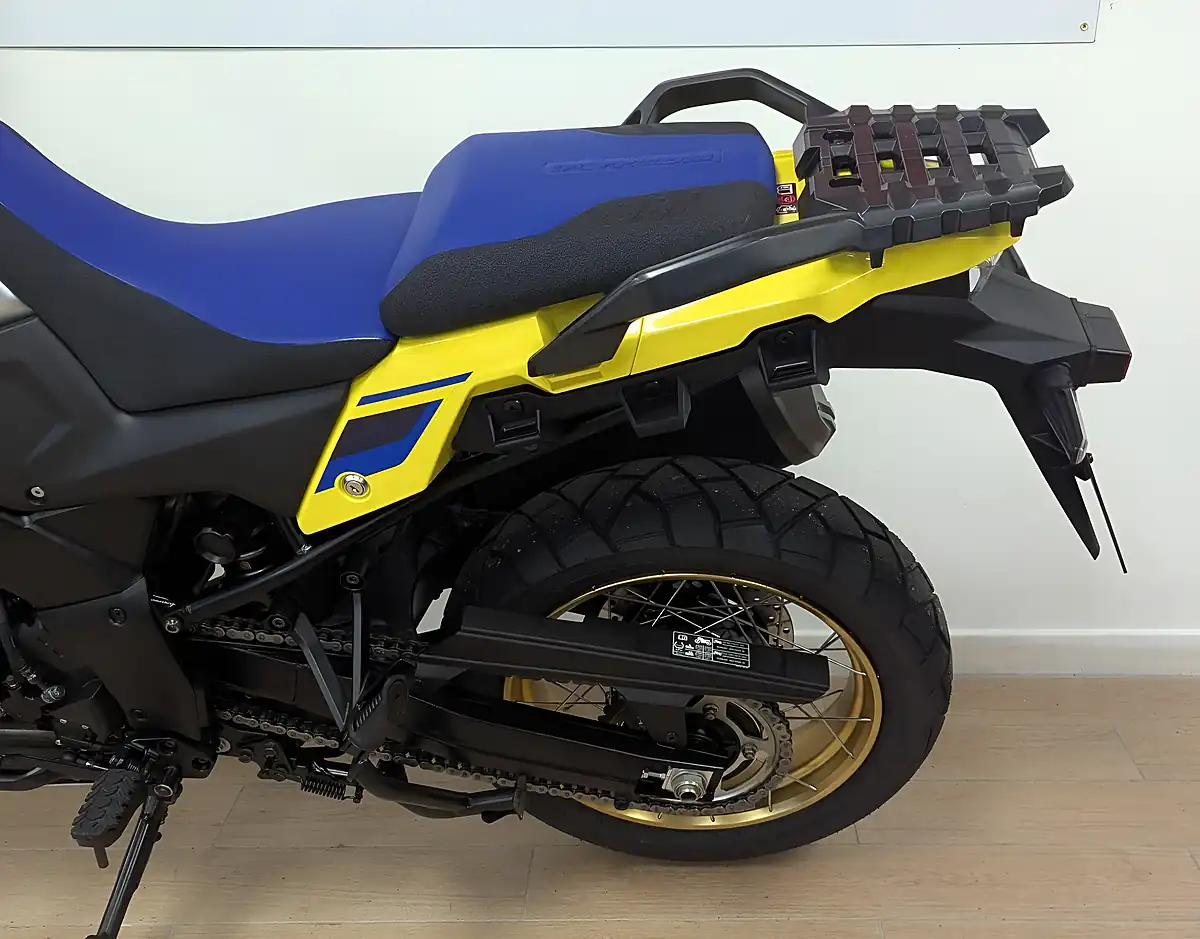 Used 2025 Suzuki V-Strom Yellow - Interior and Exterior details 20