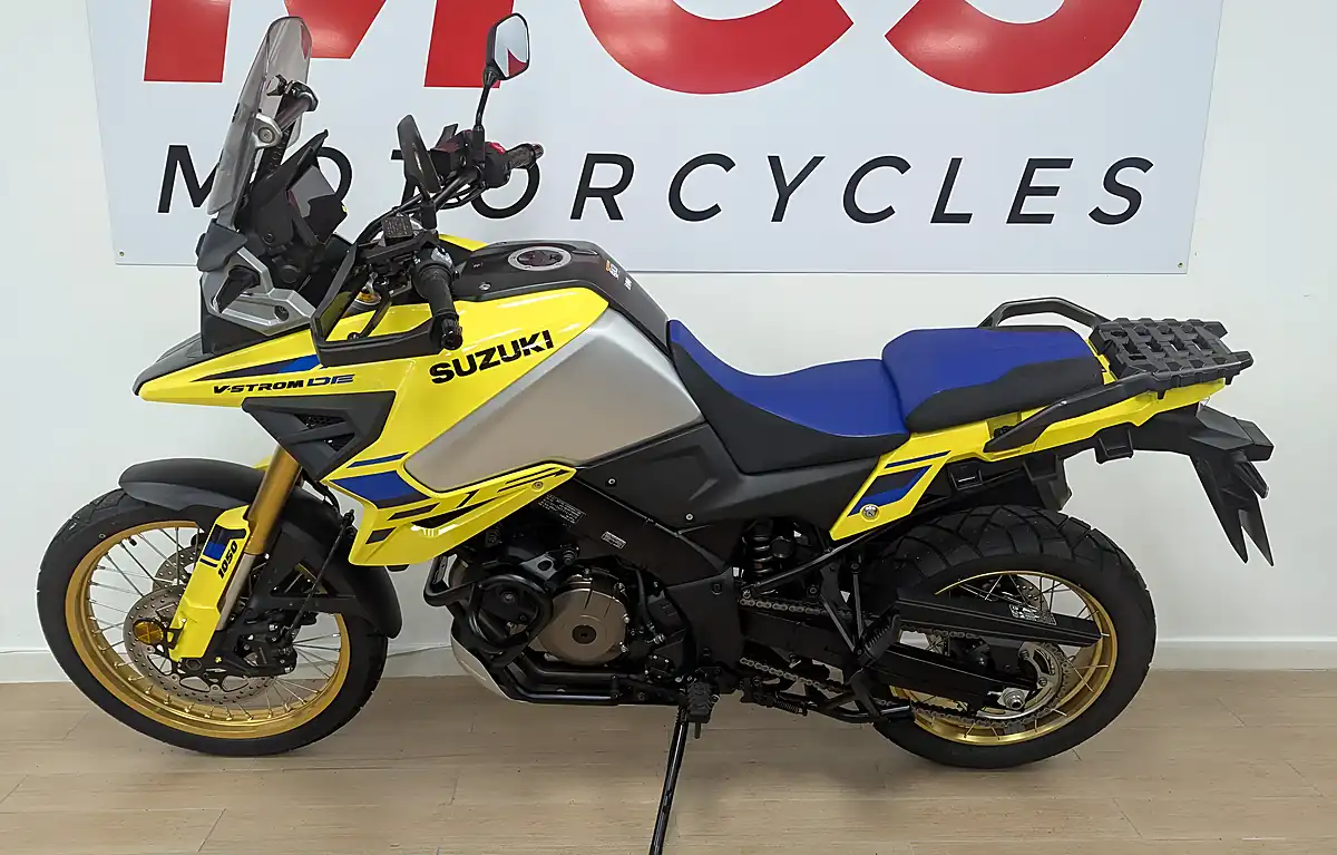 Used 2025 Suzuki V-Strom Yellow - Interior and Exterior details 4