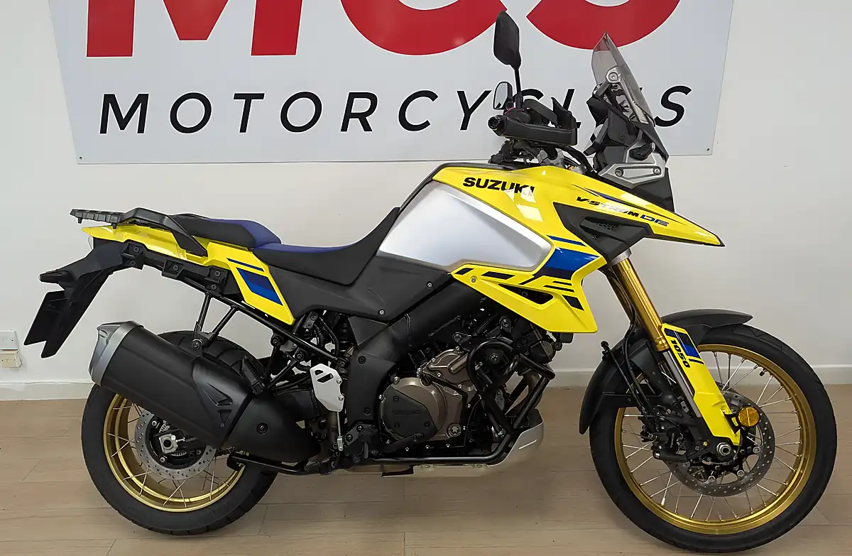 Used 2025 Suzuki V-Strom Yellow - Interior and Exterior details 5