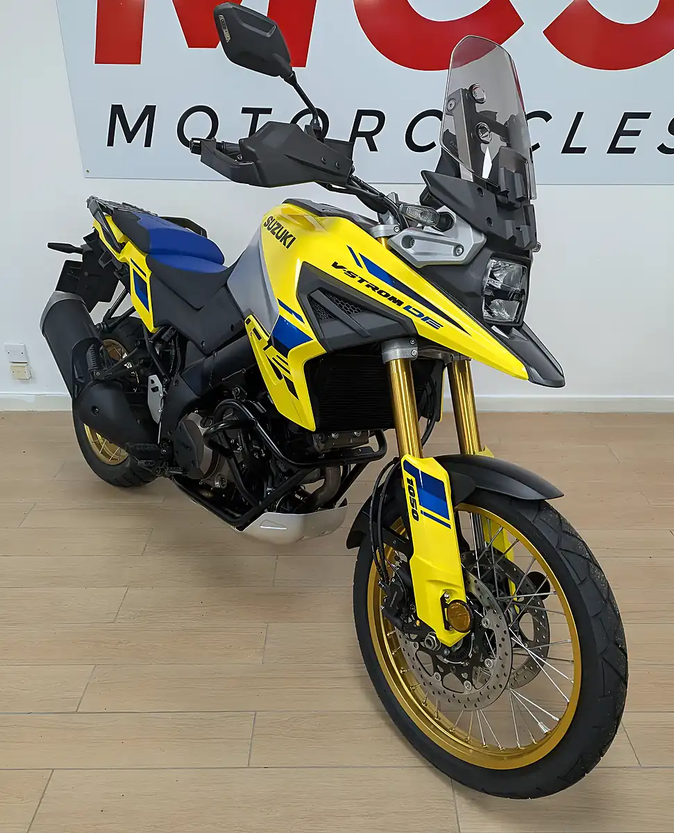 Used 2025 Suzuki V-Strom Yellow - Interior and Exterior details 7