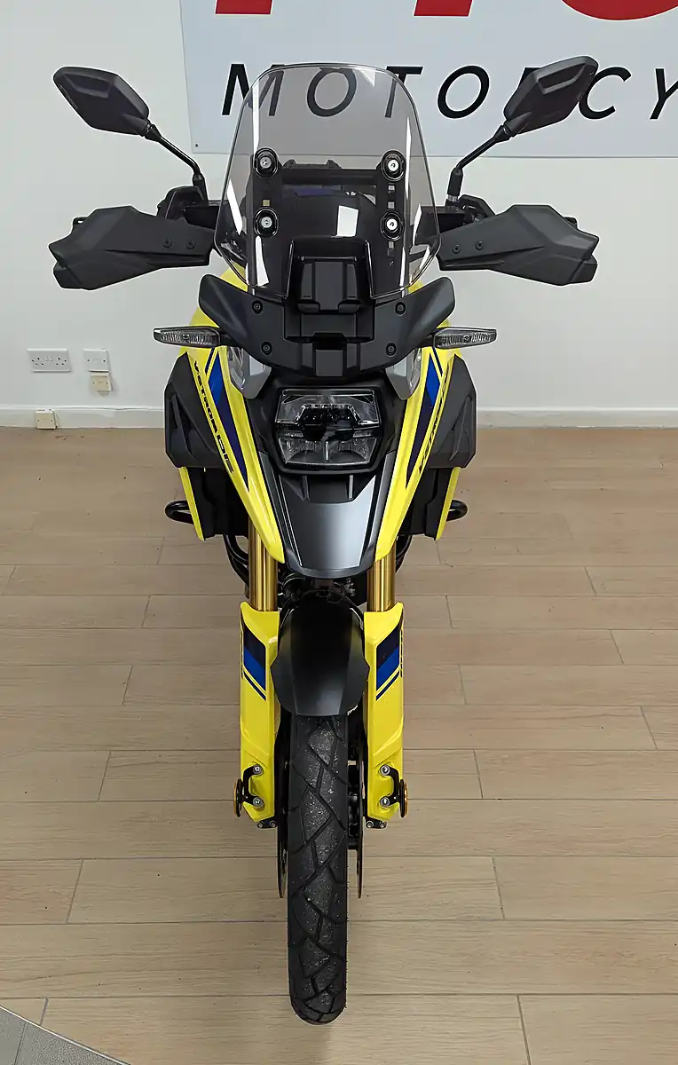 Used 2025 Suzuki V-Strom Yellow - Interior and Exterior details 9