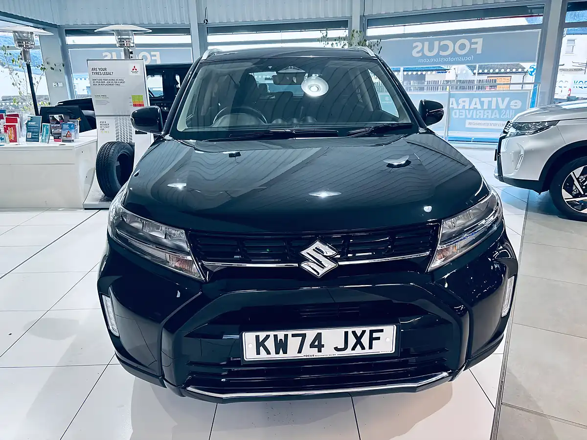 Used 2025 Suzuki Vitara Motion Black - Interior and Exterior details 2