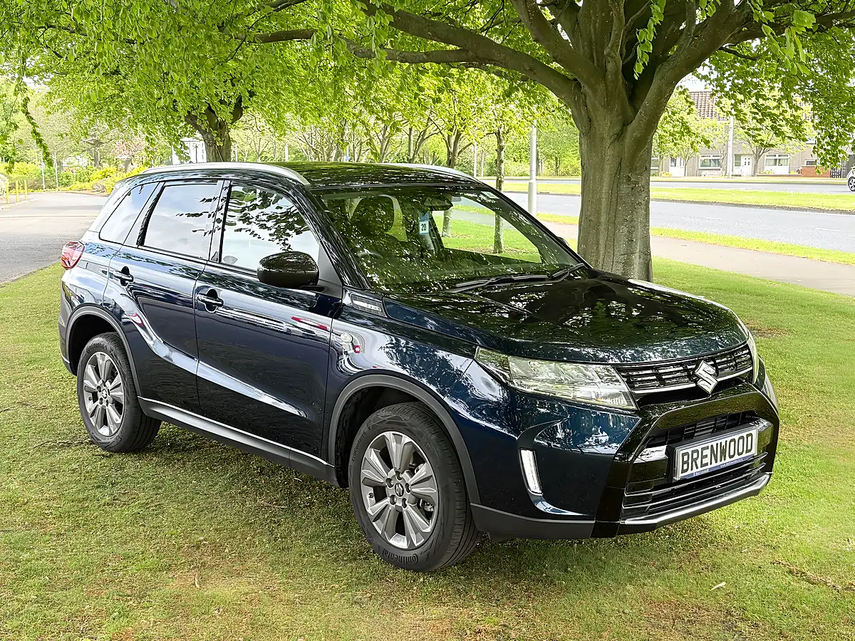 Used 2025 Suzuki Vitara Motion Blue - Front View