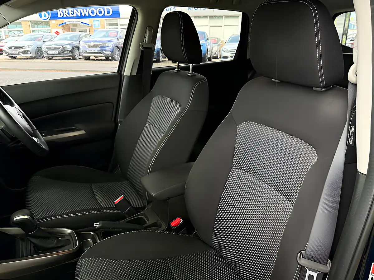 Used 2025 Suzuki Vitara Motion Blue - Interior and Exterior details 16