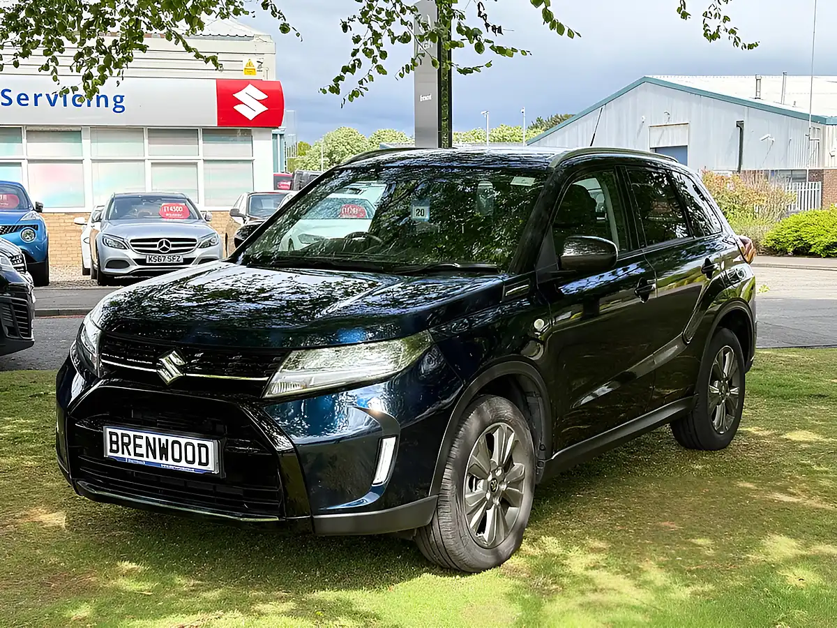 Used 2025 Suzuki Vitara Motion Blue - Interior and Exterior details 4