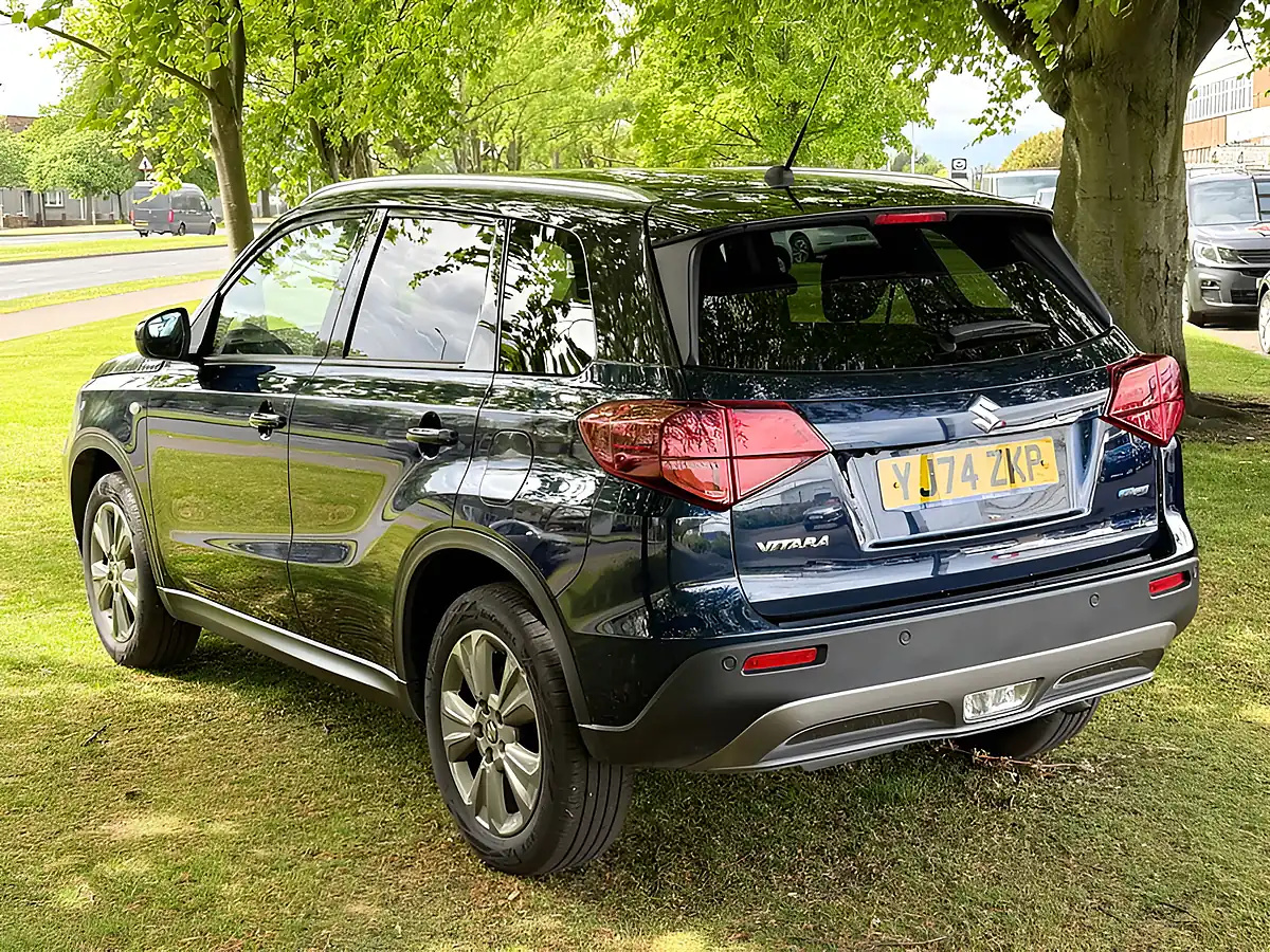 Used 2025 Suzuki Vitara Motion Blue - Interior and Exterior details 5