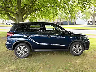 Used 2025 Suzuki Vitara Motion Blue - Interior and Exterior details 7