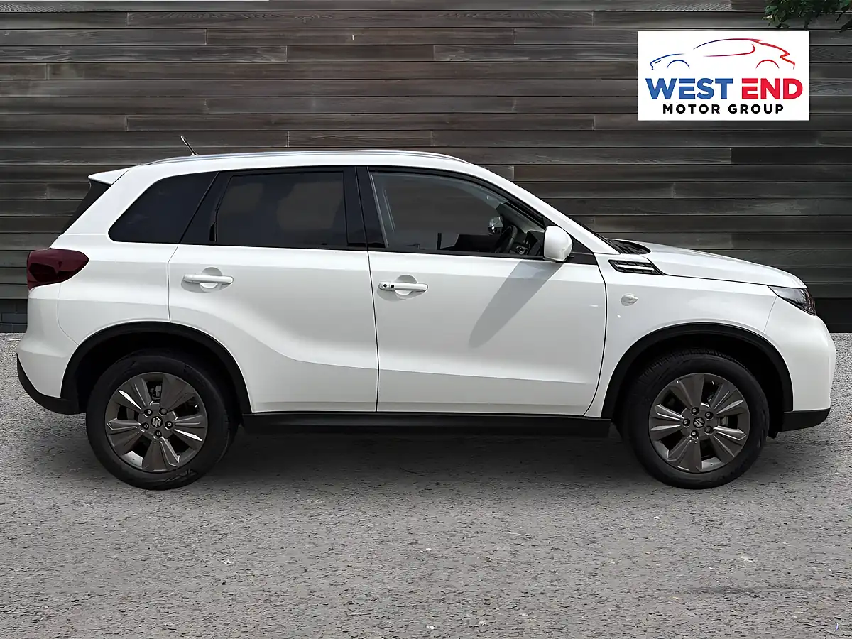 Used 2025 Suzuki Vitara Motion White - Interior and Exterior details 2