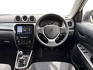 Used 2025 Suzuki Vitara Motion White - Interior and Exterior details 9