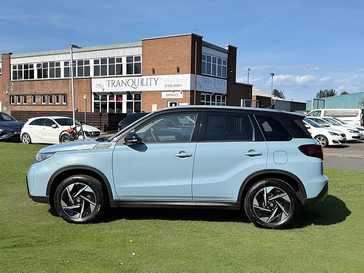 Used 2025 Suzuki Vitara Ultra Blue - Interior and Exterior details 5