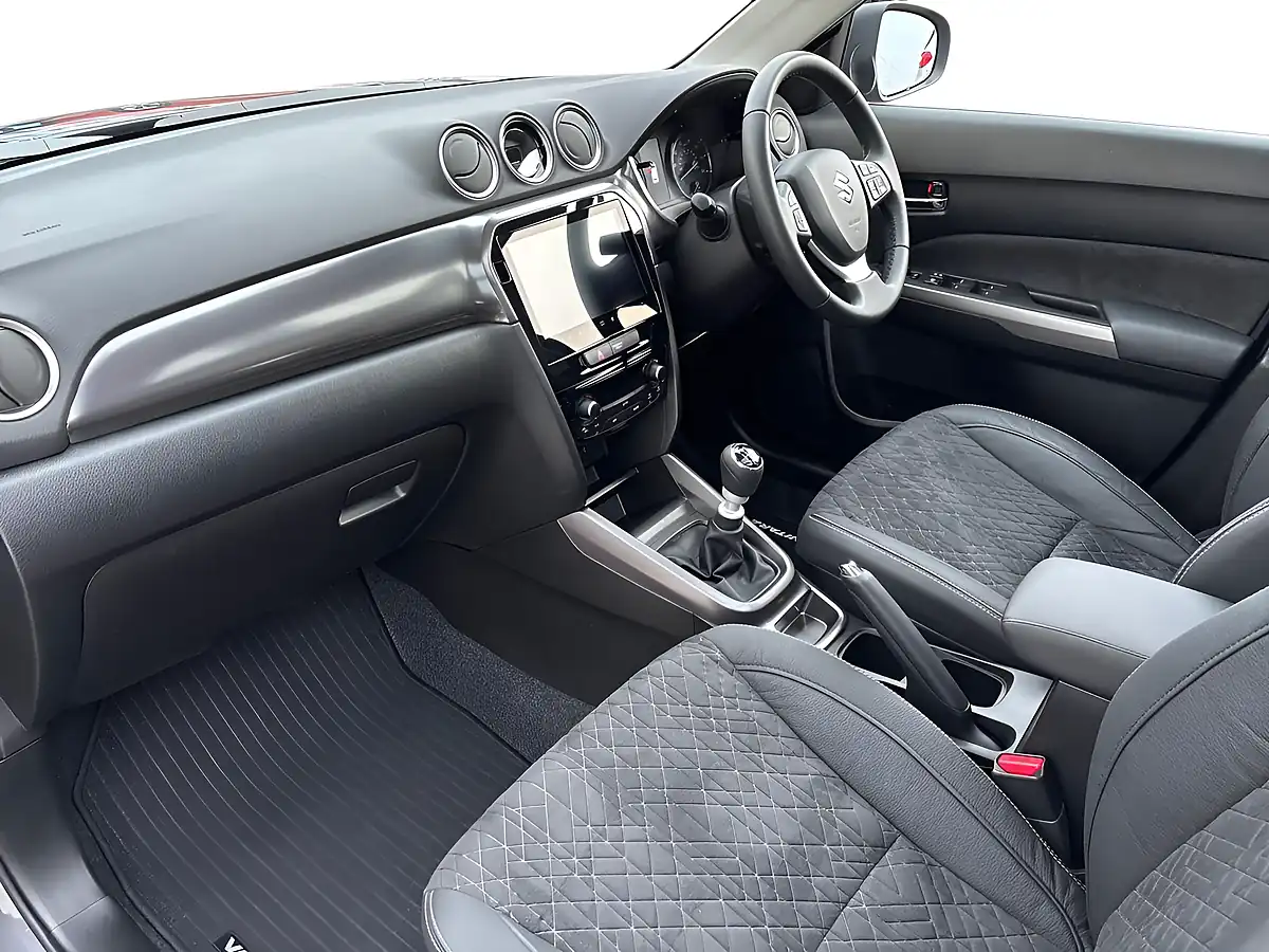 Used 2025 Suzuki Vitara Ultra Grey - Interior and Exterior details 12