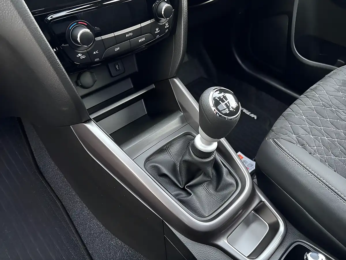 Used 2025 Suzuki Vitara Ultra Grey - Interior and Exterior details 13