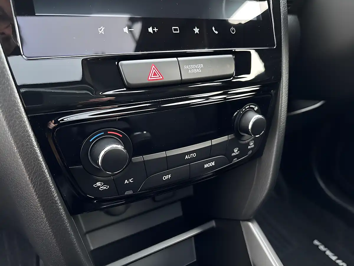 Used 2025 Suzuki Vitara Ultra Grey - Interior and Exterior details 14