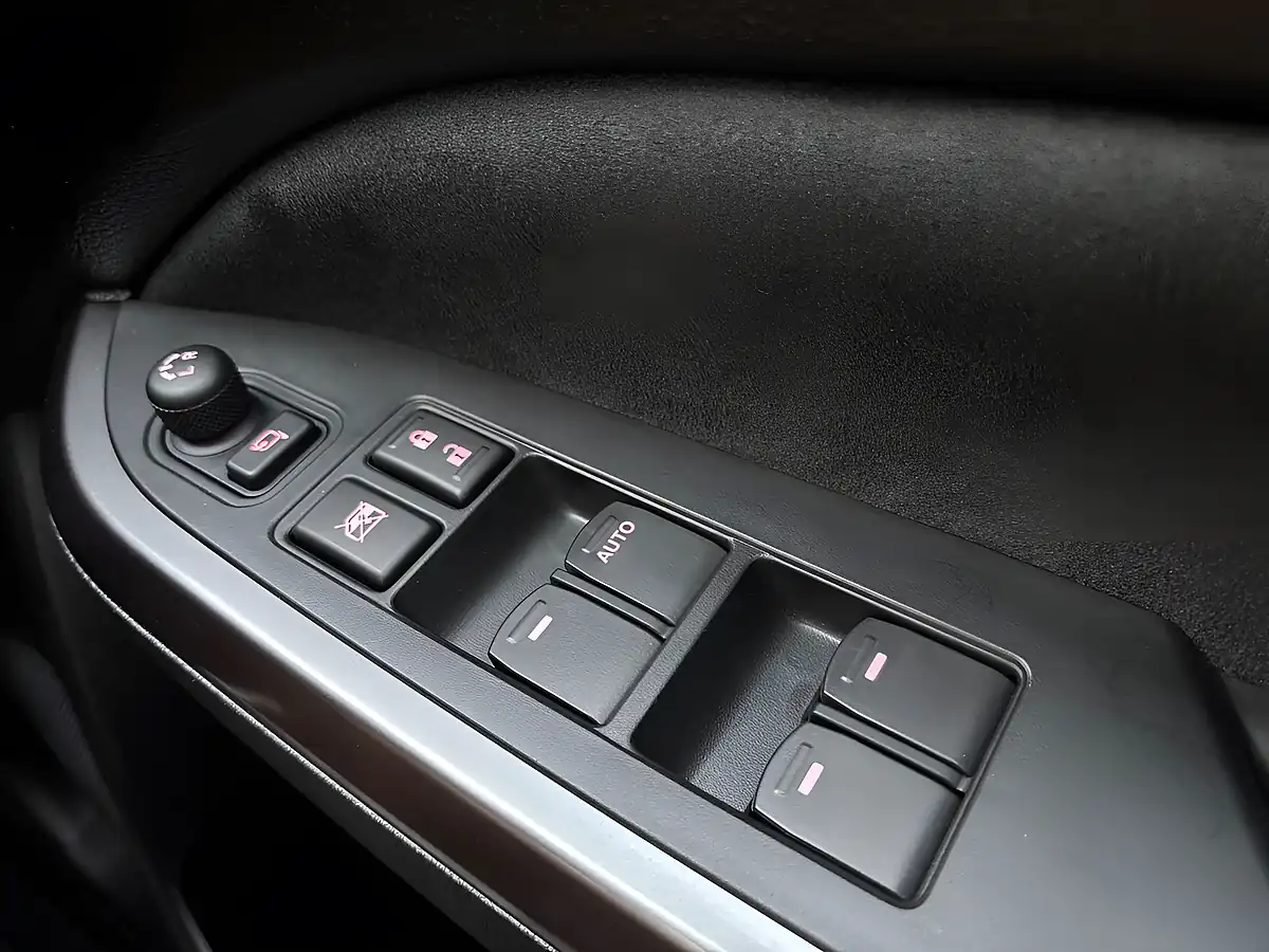 Used 2025 Suzuki Vitara Ultra Grey - Interior and Exterior details 16