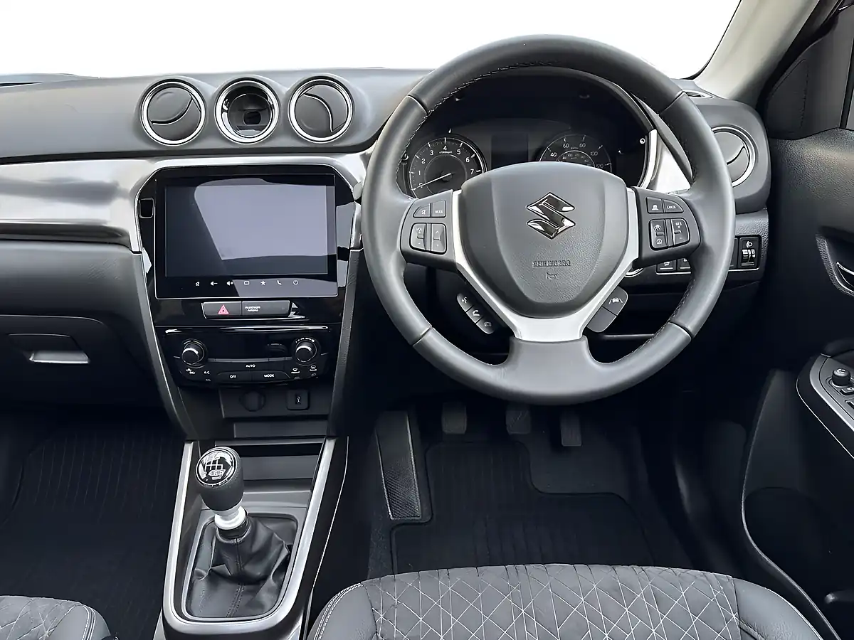 Used 2025 Suzuki Vitara Ultra Grey - Interior and Exterior details 9