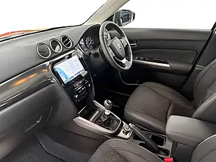 Used 2025 Suzuki Vitara Ultra Yellow - Interior and Exterior details 12