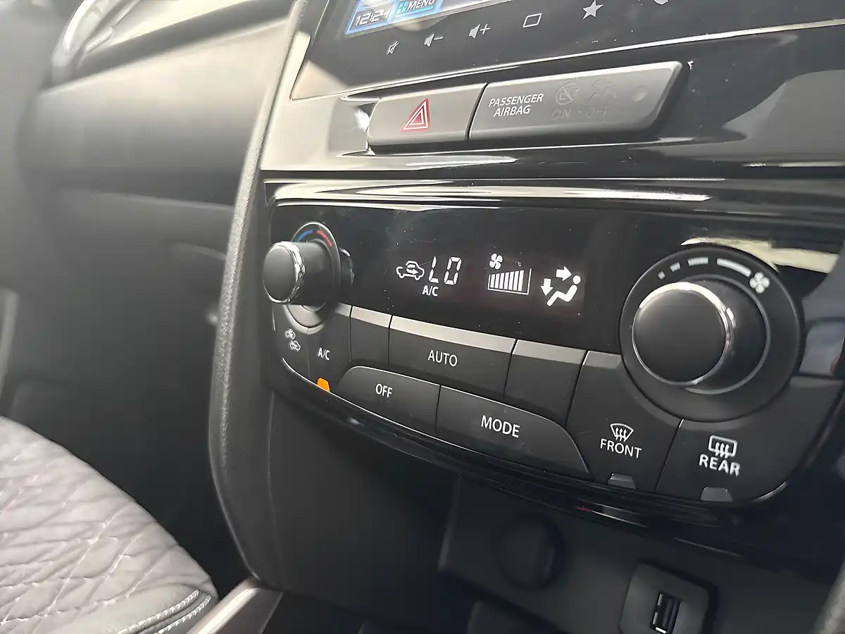 Used 2025 Suzuki Vitara Ultra Yellow - Interior and Exterior details 14
