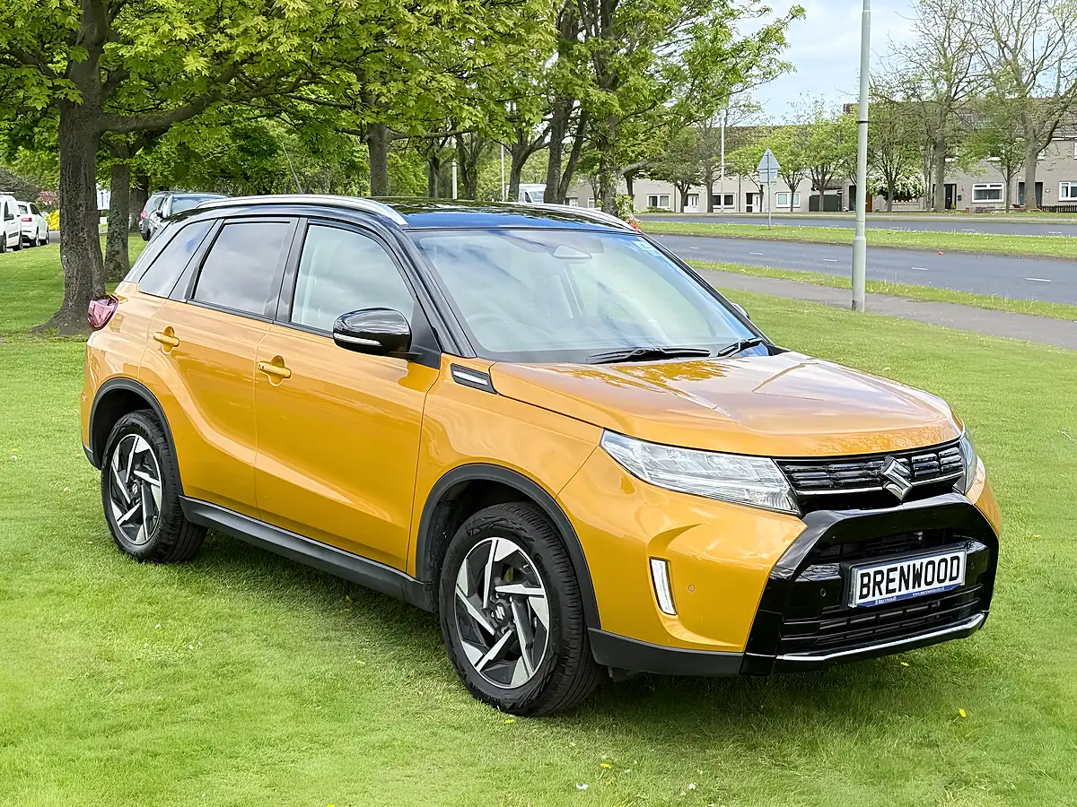 Used 2025 Suzuki Vitara Ultra Yellow - Front View