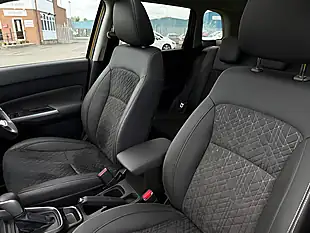 Used 2025 Suzuki Vitara Ultra Yellow - Interior and Exterior details 12