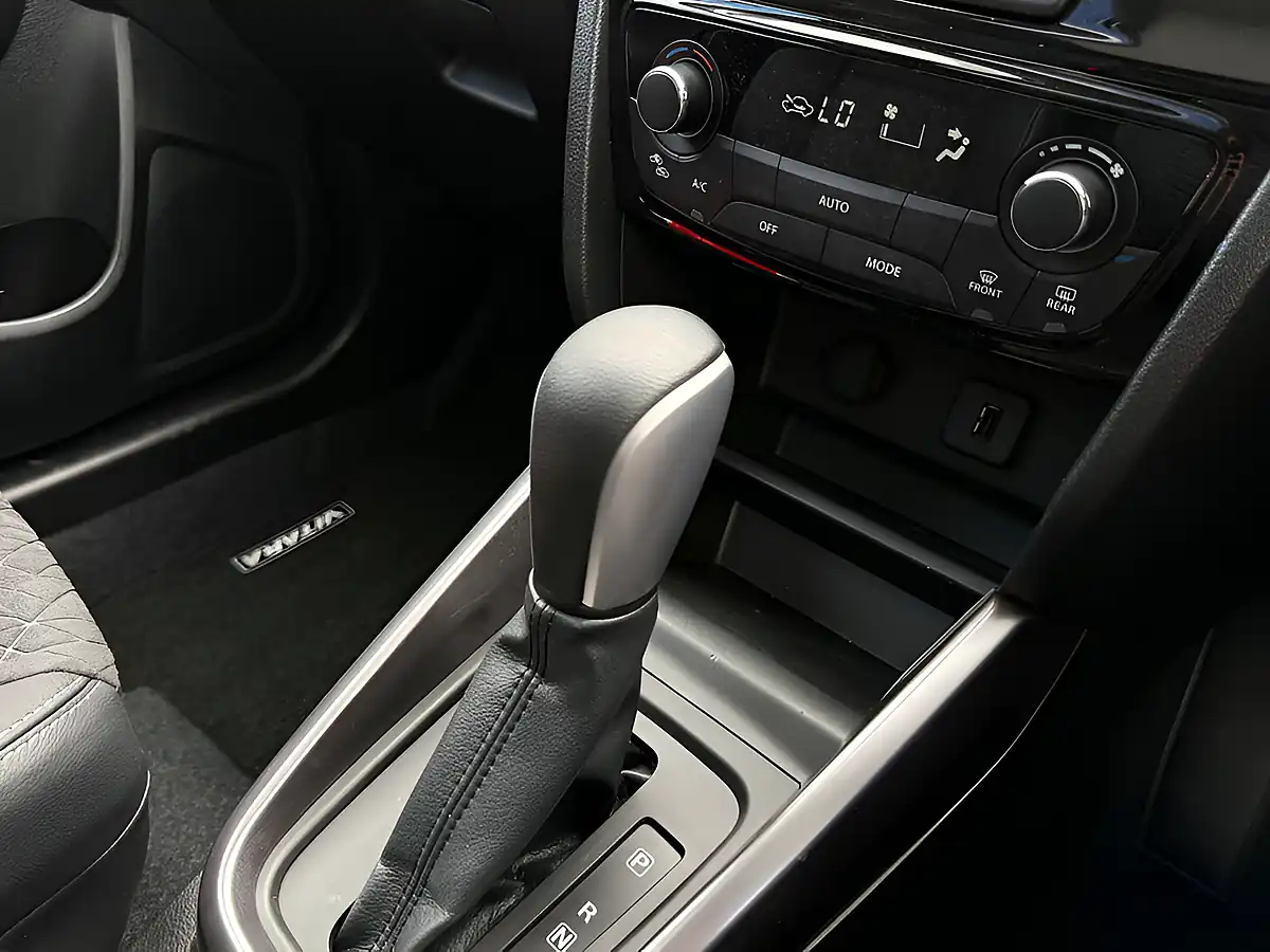 Used 2025 Suzuki Vitara Ultra Yellow - Interior and Exterior details 13