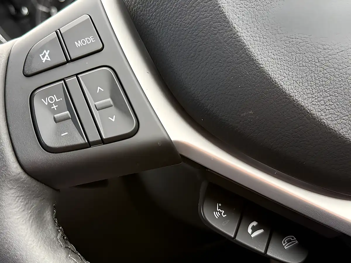 Used 2025 Suzuki Vitara Ultra Yellow - Interior and Exterior details 16
