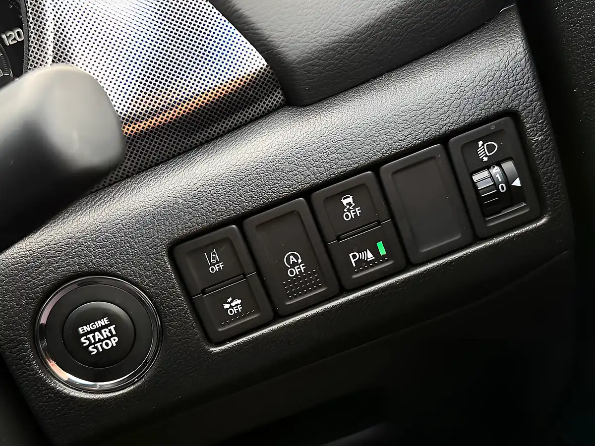 Used 2025 Suzuki Vitara Ultra Yellow - Interior and Exterior details 20