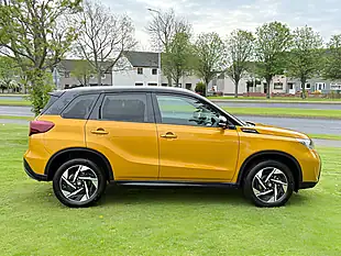Used 2025 Suzuki Vitara Ultra Yellow - Interior and Exterior details 7