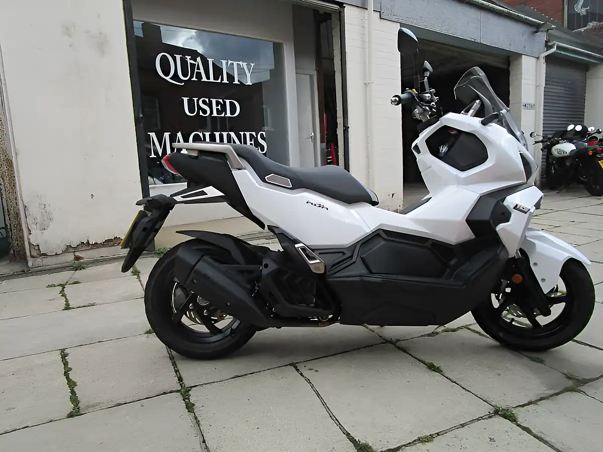 Used 2025 Sym Adx 125 White - Interior and Exterior details 2