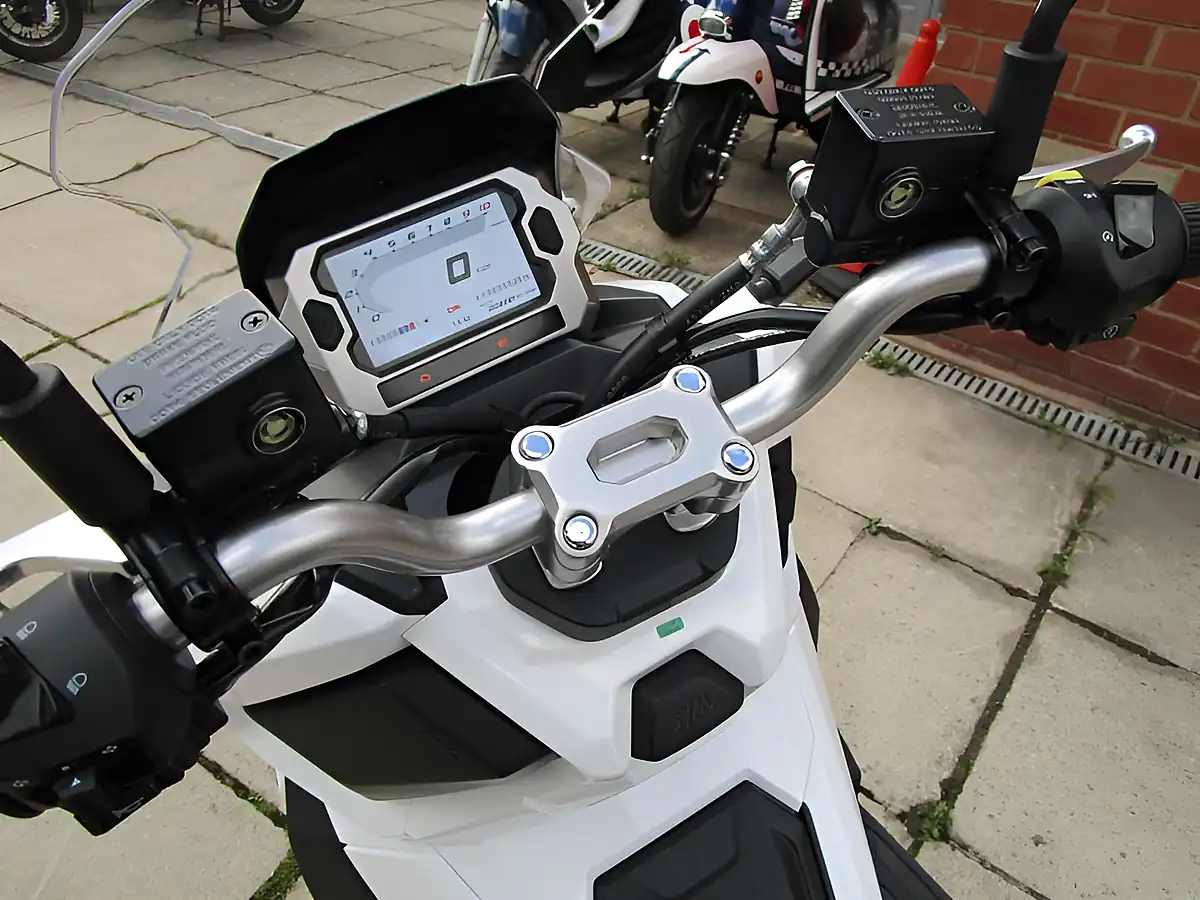 Used 2025 Sym Adx 125 White - Interior and Exterior details 20